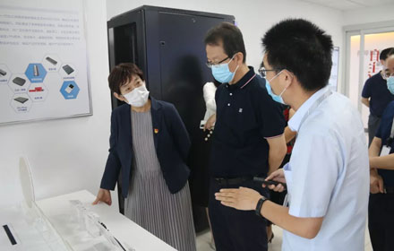 省市发改委高技术处党支部来top1体育开展党建交流活动